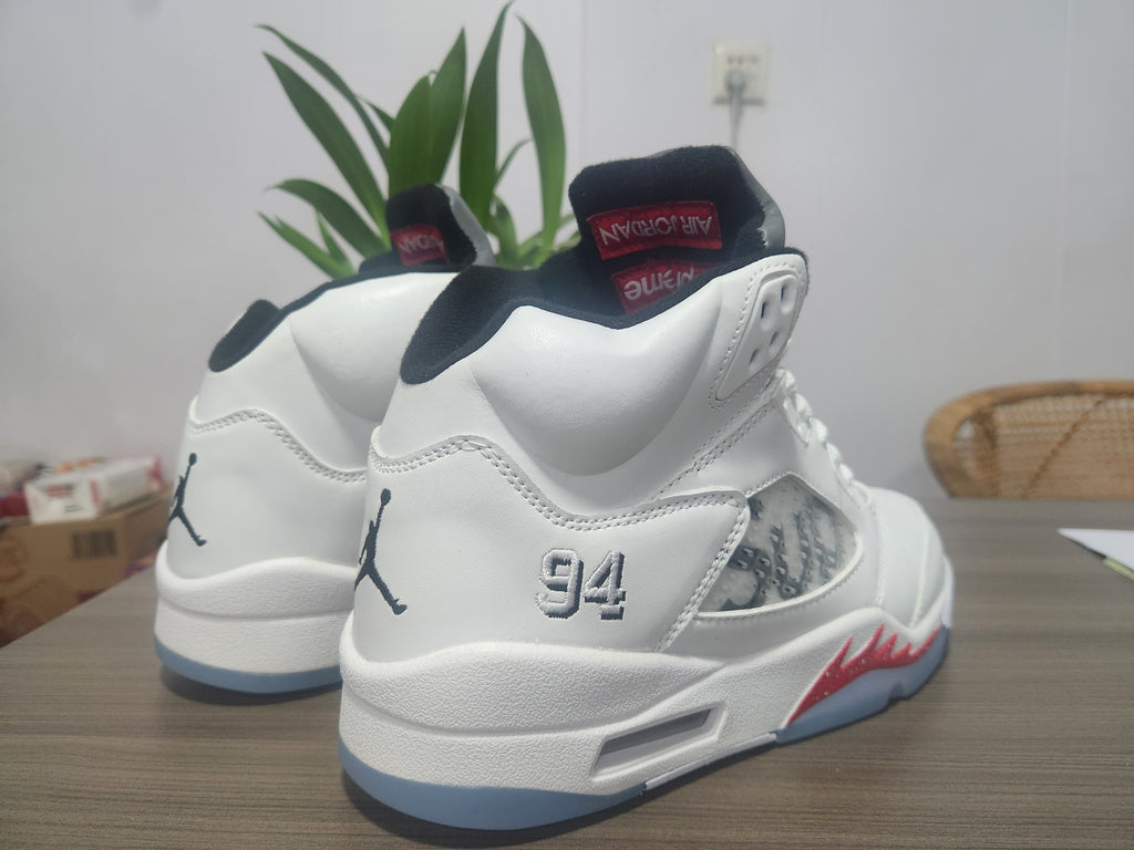 Air Jordan 5 Retro White x Supreme '94'