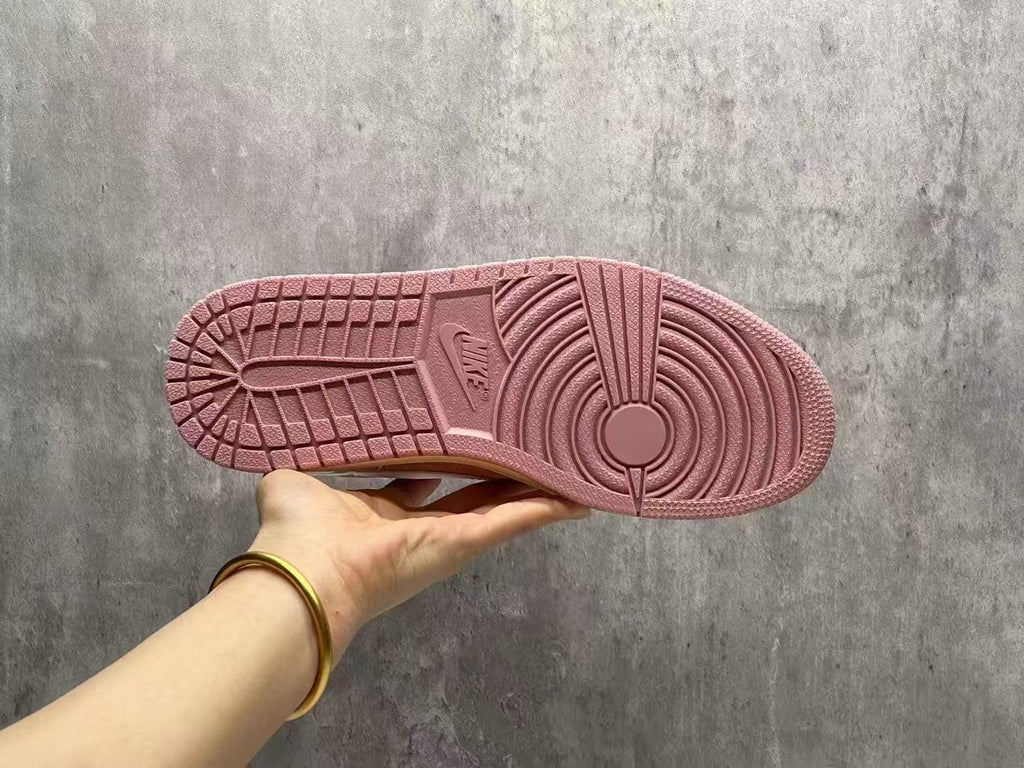 Travis Scott x Air Jordan 1 Low OG 'Shy Pink Red'