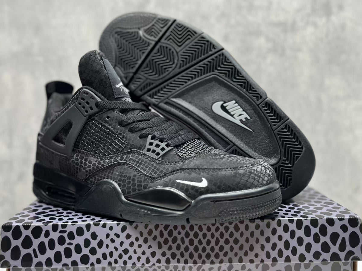 Air Jordan 4 Retro "Black Cat" (2025)