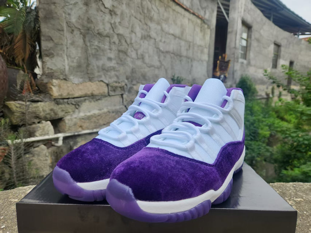 Air Jordan 11 Retro Custom Blanc/Violet Royal