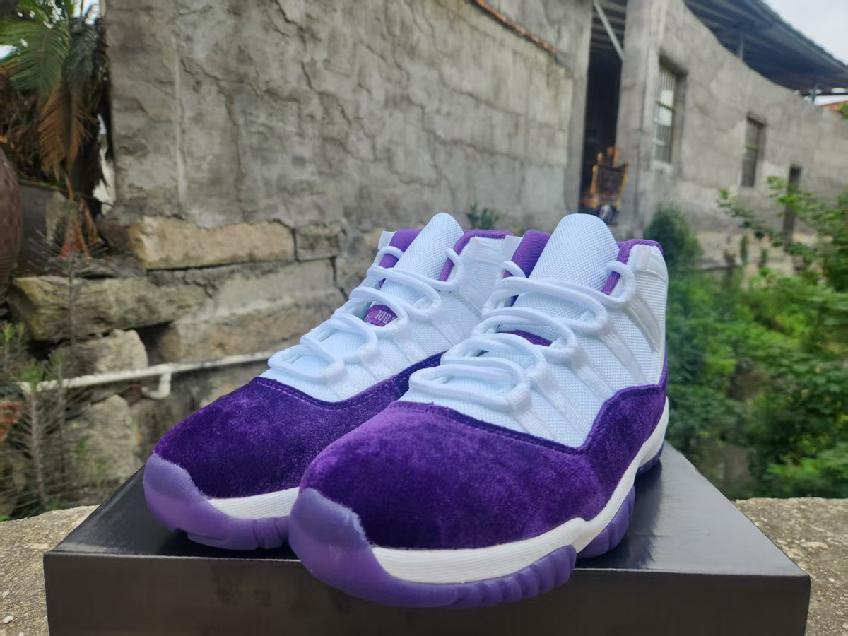 Air Jordan 11 Retro Custom Blanc/Violet Royal