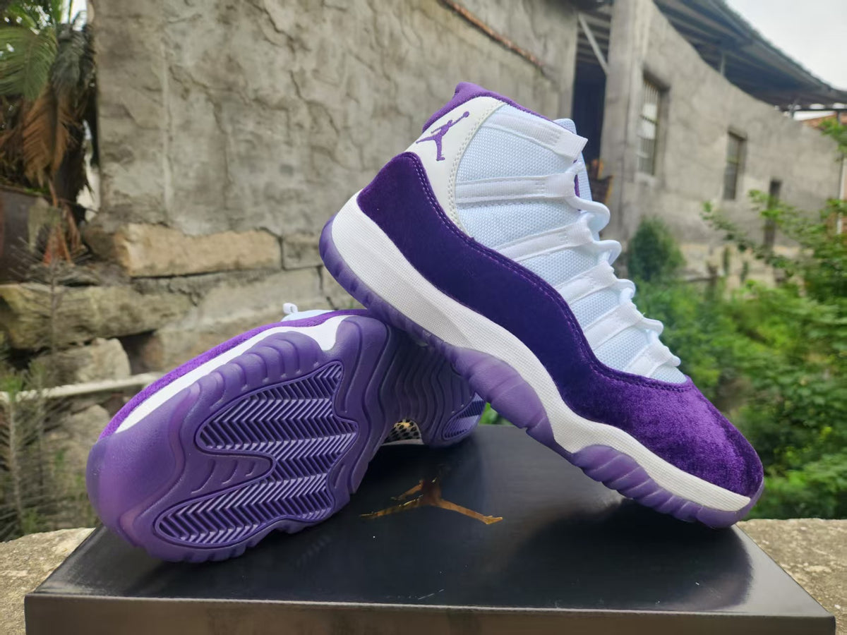 Air Jordan 11 Retro Custom Blanc/Violet Royal