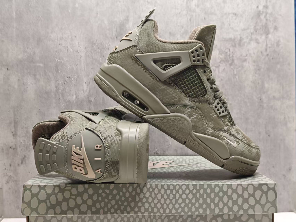 Air Jordan 4 Military Black