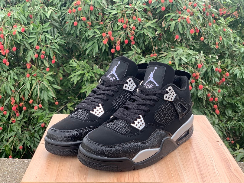(WMNS) Air Jordan 4 Retro “Spotlight” – Black / Metallic Silver