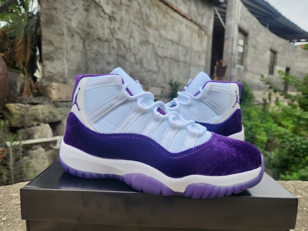 Air Jordan 11 Retro Custom Blanc/Violet Royal