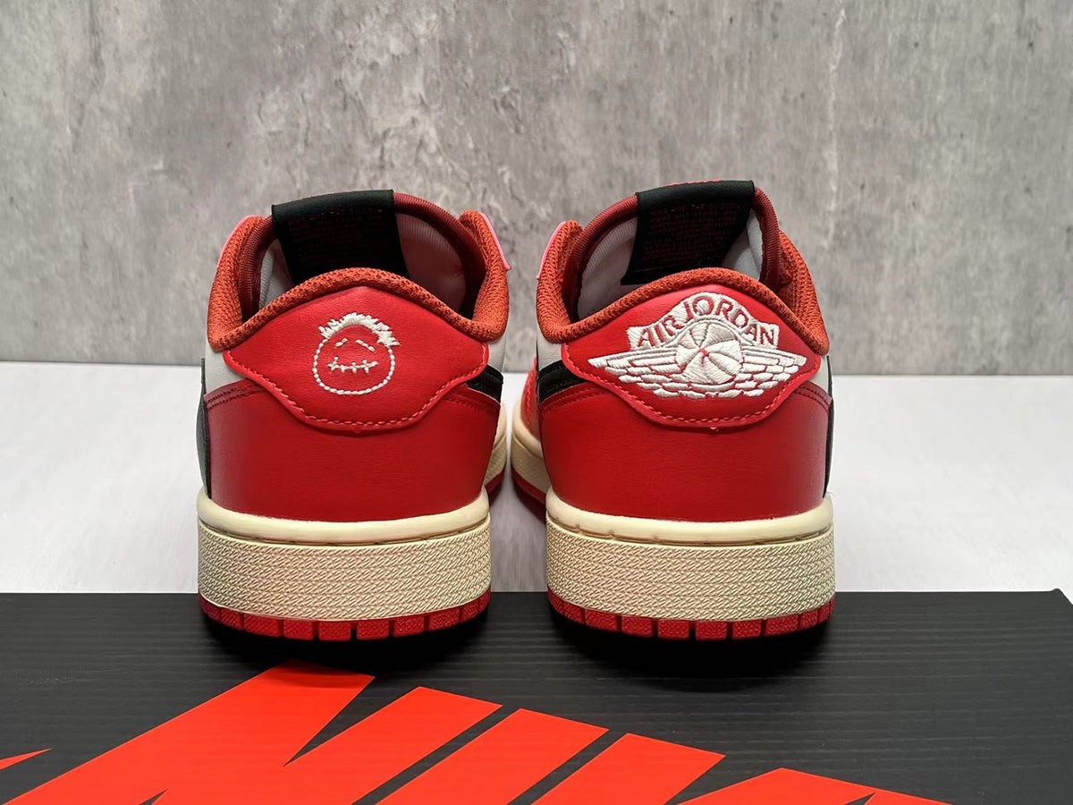 Air Jordan 1 Retro Low OG 'Chicago'