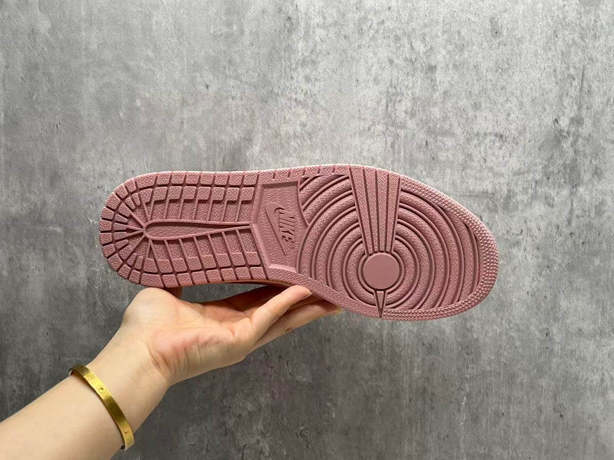 Air Jordan 1 Low OG x Travis Scott "Shy Pink/Red"